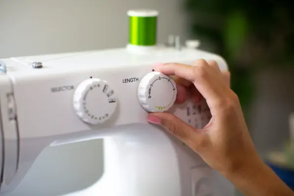 Baby Lock Zest sewing machine with adjustable stitch length knob for sale